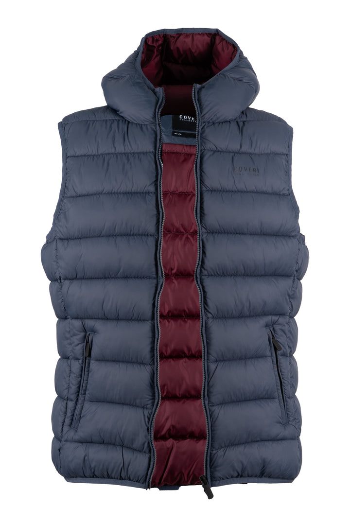 Gilet smanicato trapuntato con cappuccio non staccabile e interno in contrasto cromatico, full zip e tasche laterali