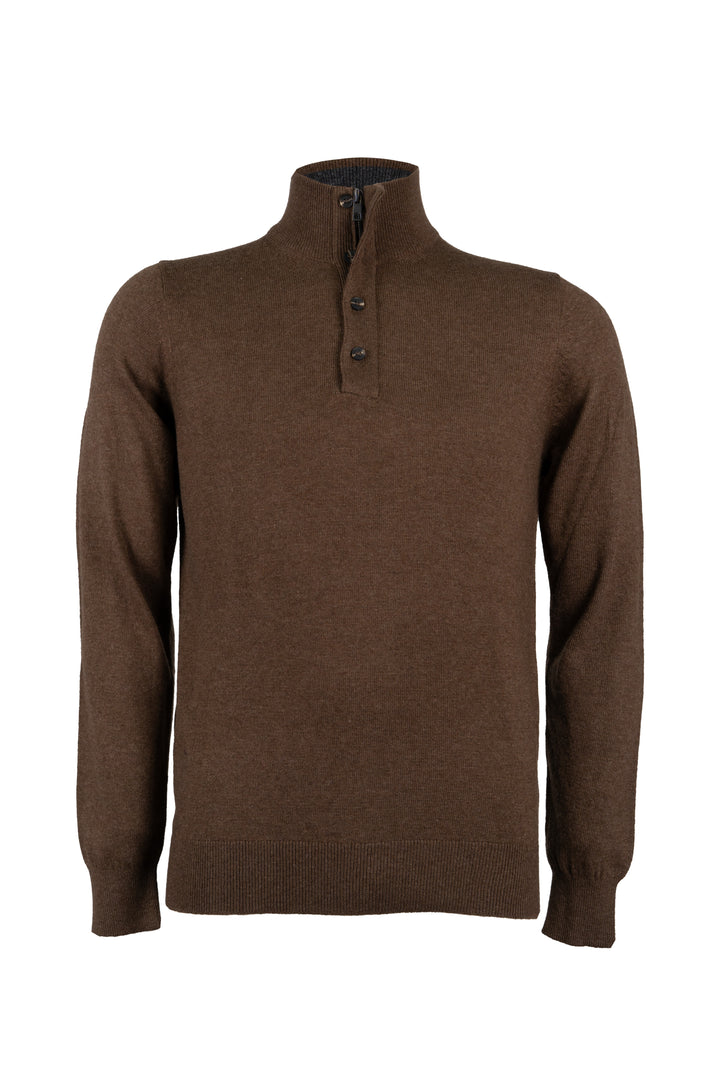 Pullover in misto cashmere con collo alto chiuso da mezza zip e 4 bottoni