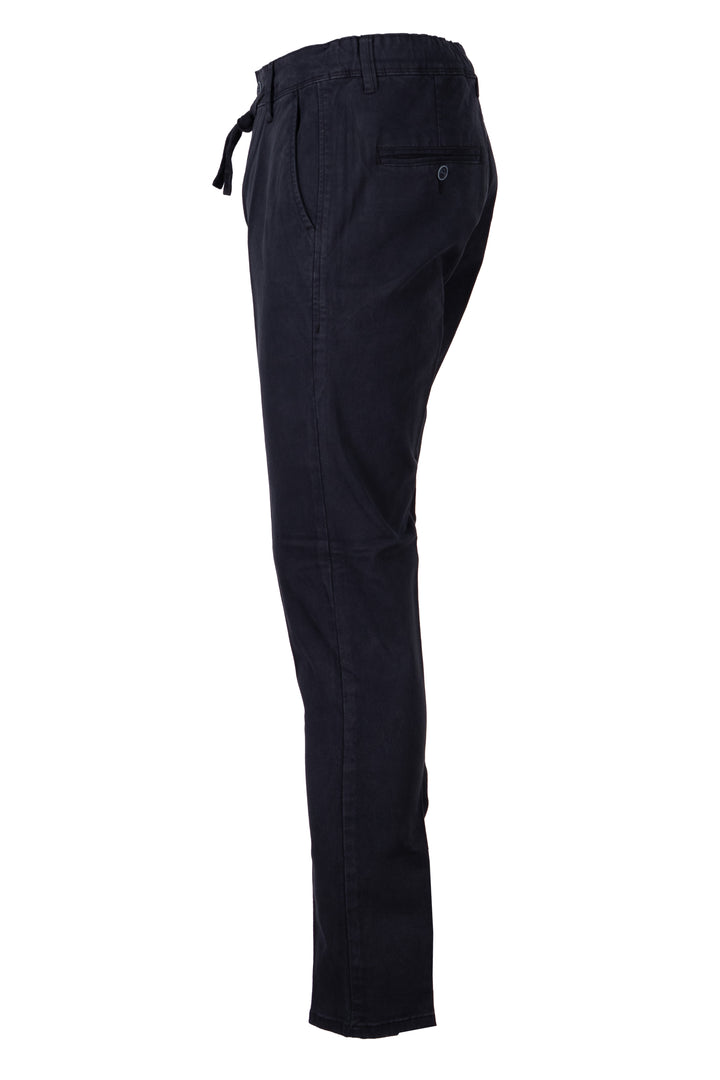 Pantalone uomo elasticizzato tinta unita con elastico in vita, coulisse e vestibilità slim fit