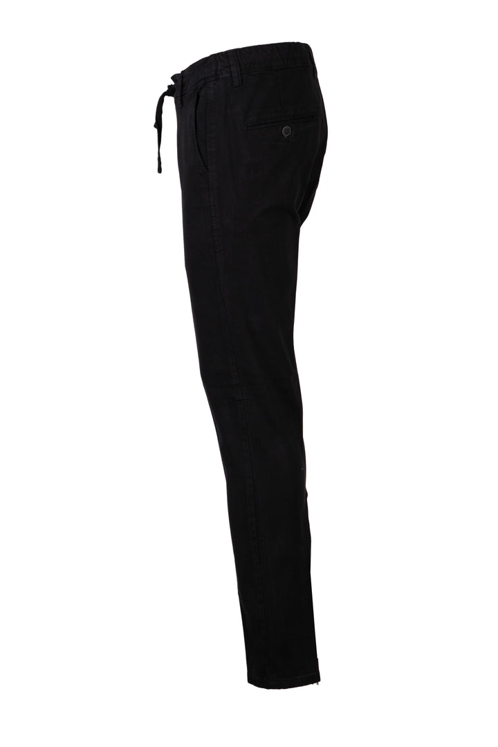 Pantalone uomo elasticizzato tinta unita con elastico in vita, coulisse e vestibilità slim fit