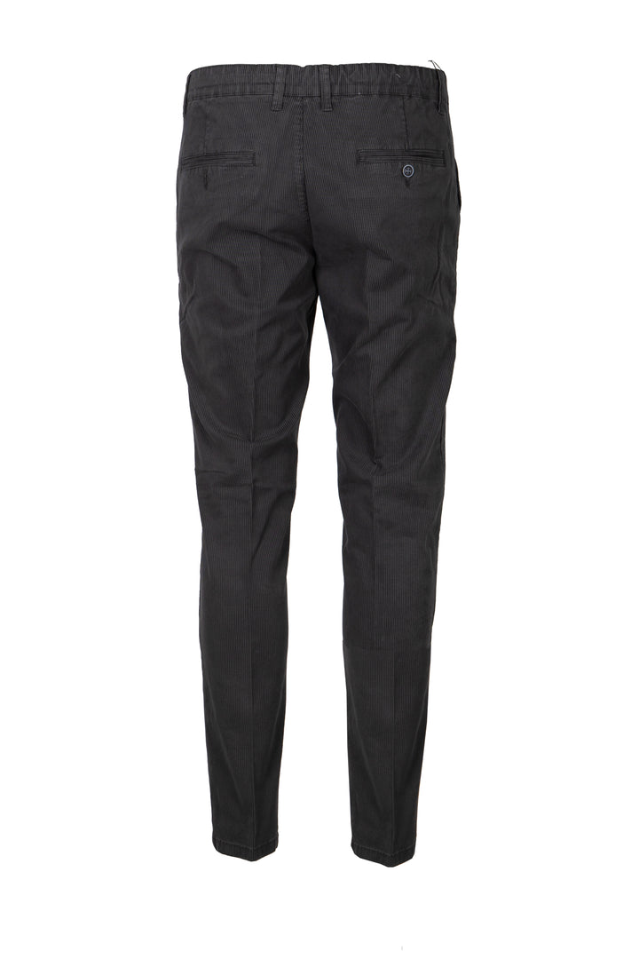 Pantalone uomo con elastico in vita e coulisse in twill microfantasia rigata con vestibilità slimfit